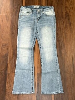 Y2K vintage l.e.i. Light wash low rise boot cute jeans